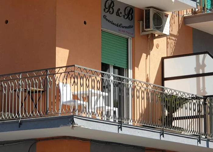 Oda ve Kahvaltı Cuscino E Cornetto